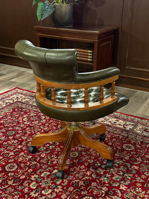 Vintage stoel, Chesterfield, eikenhout, groen leer, 126