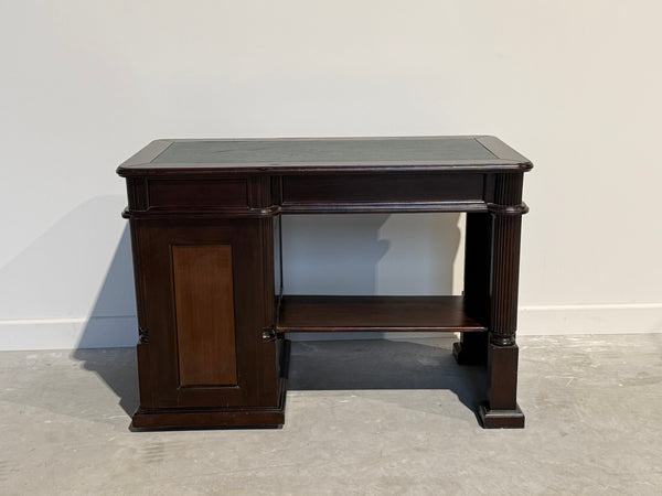 Vintage bureau, klassiek Engels bureau, mahoniehout, groen leer, 691