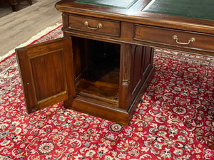 Vintage-Schreibtisch, klassischer englischer Schreibtisch, Mahagoni, grünes Leder, 636