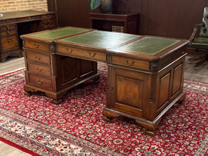 Bureau vintage, bureau double, bureau anglais classique, chêne, cuir vert, 687