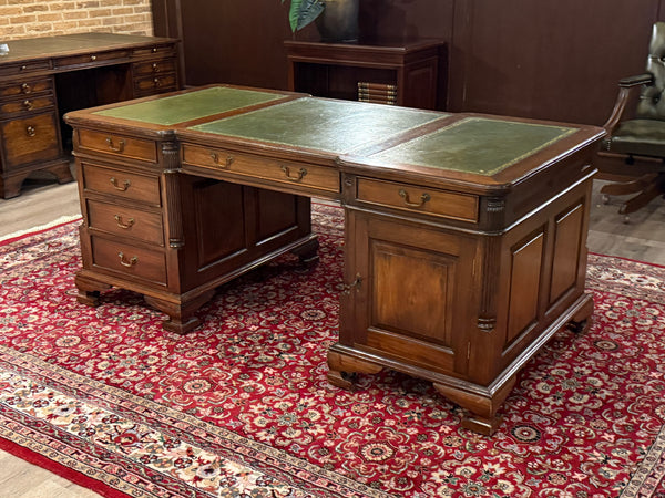 Bureau vintage, bureau double, bureau anglais classique, chêne, cuir vert, 687