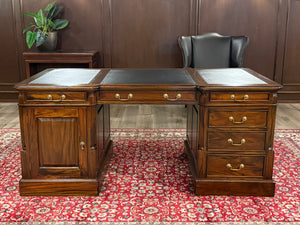 Vintage bureau, klassiek Engels bureau, mahoniehout, zwart leer, 658