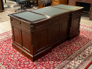 Bureau vintage, bureau anglais classique, acajou, cuir vert, 645