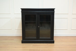 Vintage kast, vitrine kast, deurtjes met glas, mahoniehout, zwart