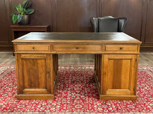 Vintage bureau, Antiek Engels bureau, eikenhout, groen leer, 661