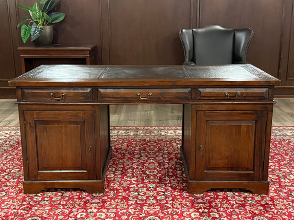 Vintage bureau, klassiek Engels bureau, teakhout, bruin leer, 660