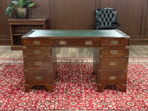 Vintage-Schreibtisch, klassischer englischer Schreibtisch, Mahagoni, grünes Leder, 576