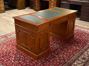 Bureau vintage, bureau anglais classique, acajou, cuir vert, 692