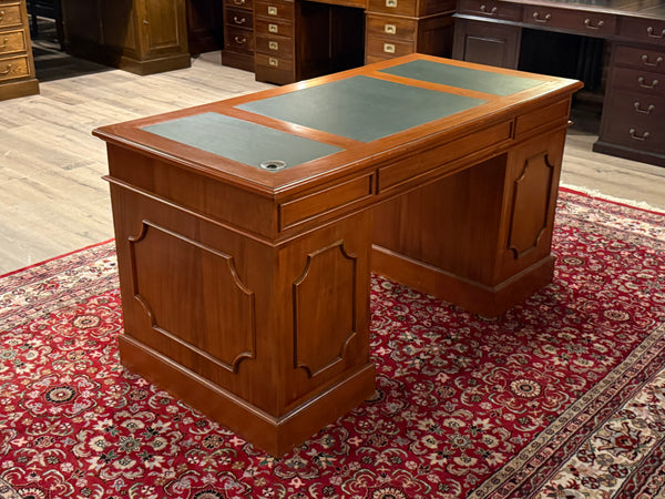 Bureau vintage, bureau anglais classique, acajou, cuir vert, 692