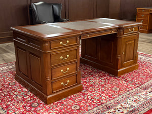 Vintage bureau, klassiek Engels bureau, mahoniehout, bruin leer, 609