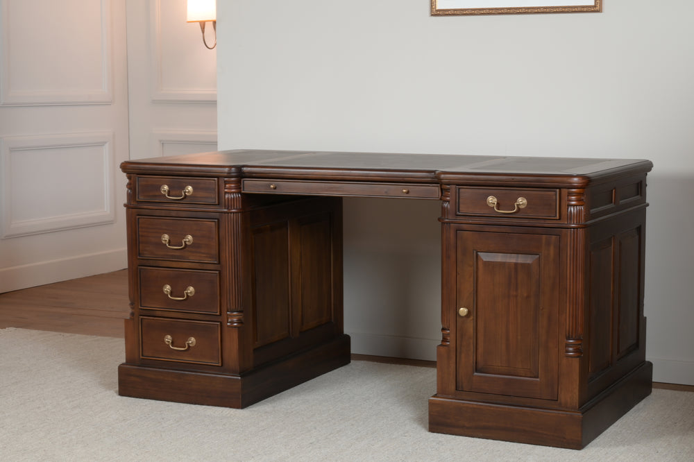 Pillar 160x80 Walnoot, klassiek Engels bureau, massief mahoniehout