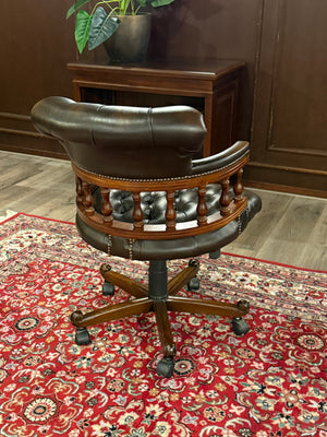 Vitrage-Sessel, Chesterfield, Mahagoni, braunes Leder, 105