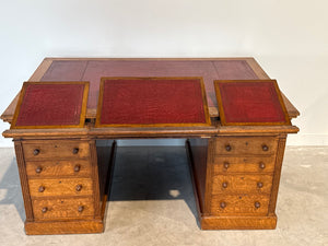 Antiek bureau, klassiek Engels bureau, eikenhout, rood leer, 695