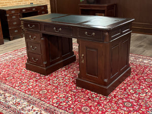 Bureau vintage, bureau anglais classique, acajou, cuir vert, 648