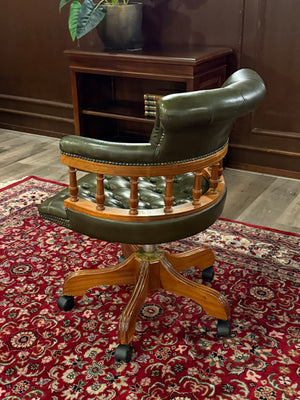 Vintage stoel, Chesterfield, eikenhout, groen leer, 126