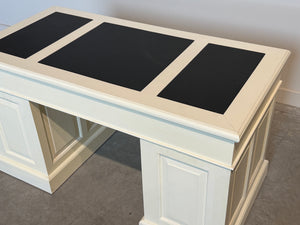 Vintage bureau, wit, klassiek Engels bureau, mahoniehout, zwart leer, 704