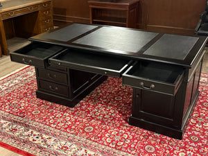 Vintage bureau, zwart, klassiek Engels bureau, mahoniehout, zwart leer, 588