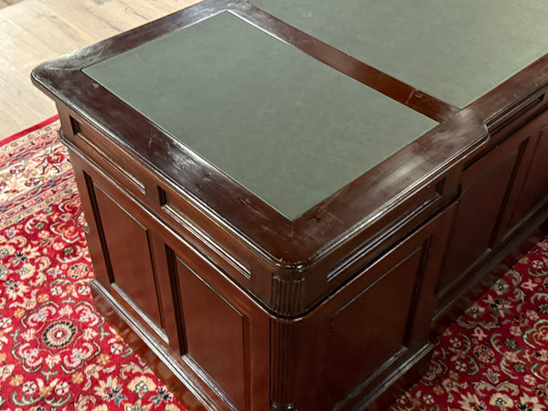 Bureau vintage, bureau anglais classique, acajou, cuir vert, 645