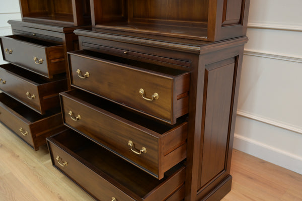 Vintage kasten, klassieke Engelse boekenkast, mahoniehout