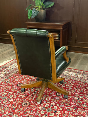 Vintage-Sessel, Chesterfield, Mahagoni, grünes Leder, 106