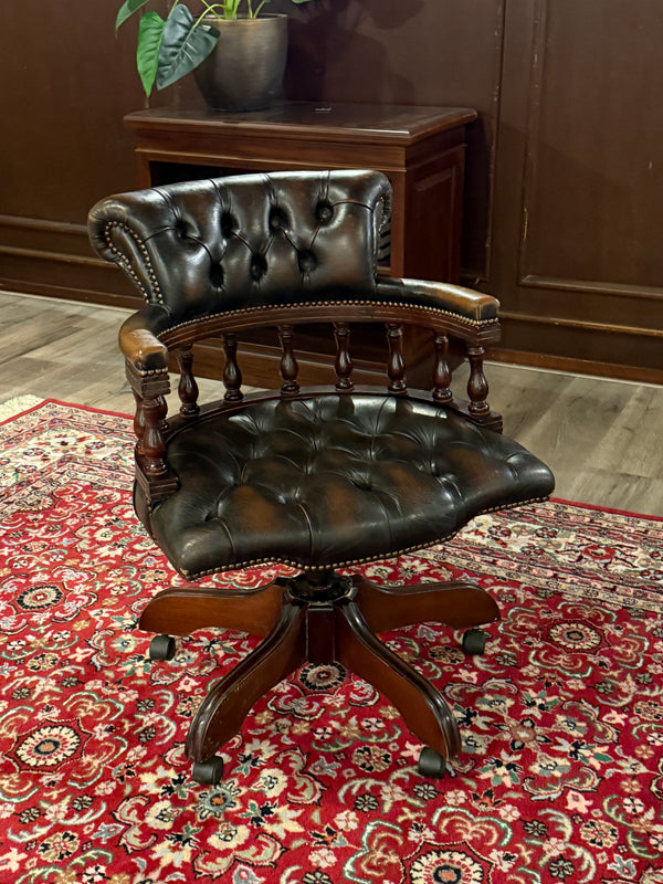 Vintage stoel, Chesterfield, eikenhout, bruin leer, 112