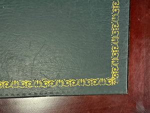 Bureau vintage, bureau anglais classique, acajou, cuir vert, 642