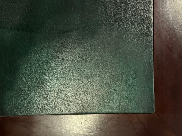 Vintage bureau, klassiek Engels bureau, mahoniehout, groen leer, 573