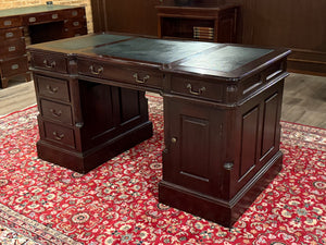 Bureau vintage, bureau anglais classique, acajou, cuir vert, 649