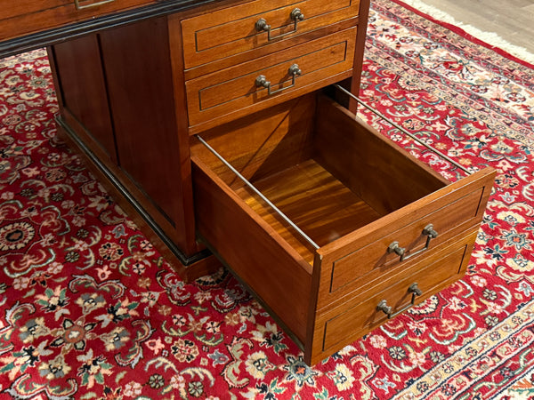 Vintage bureau, klassiek Engels bureau, mahoniehout, 580