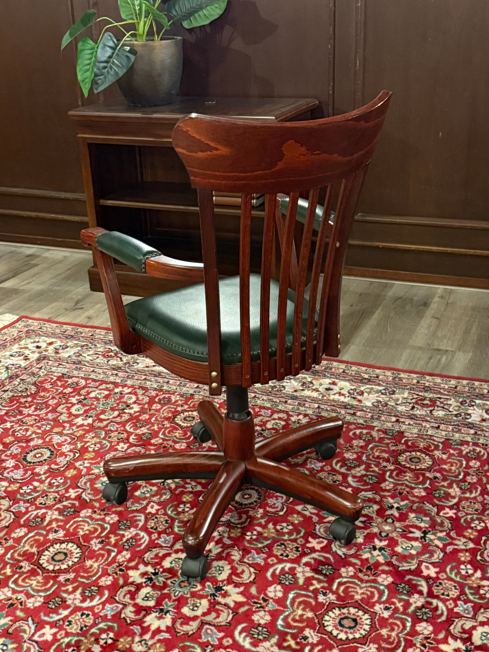 Vintage stoel, mahoniehout, groen leer, 119