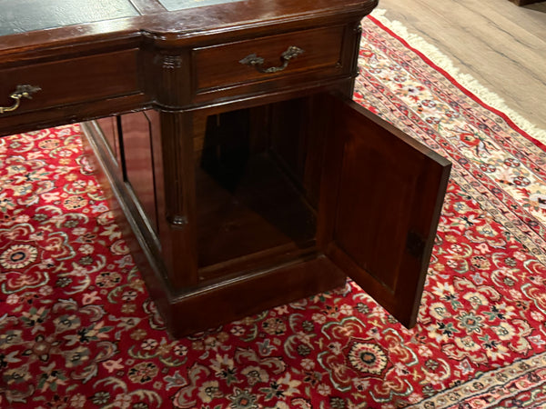 Vintage-Schreibtisch, klassischer englischer Schreibtisch, Mahagoni, grünes Leder, 640