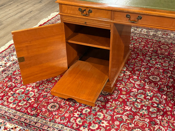 Vintage-Schreibtisch, klassischer englischer Schreibtisch, Mahagoni, grünes Leder, 651