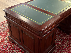 Bureau vintage, bureau anglais classique, acajou, cuir vert, 691