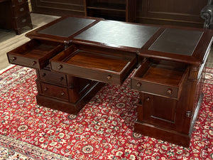 Vintage bureau, klassiek Engels bureau, mahoniehout, bruin leer, 618