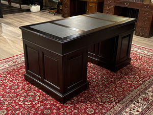 Vintage bureau, klassiek Engels bureau, mahoniehout, donker kersen, zwart leer, 631