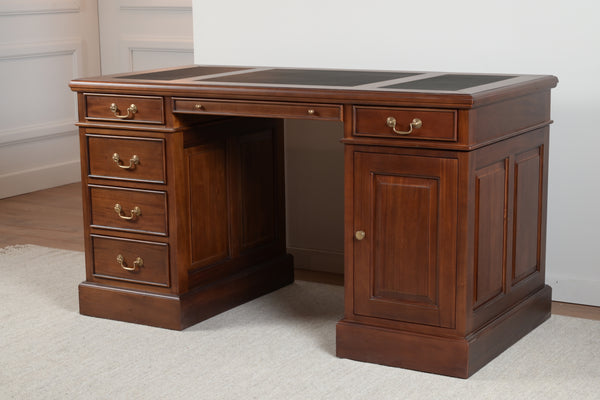 Regent 140x70 Amber, classic English desk, solid mahogany