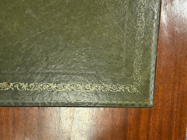 Vintage bureau, klassiek Engels bureau, mahoniehout, groen leer, 624