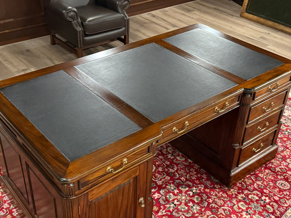 Vintage bureau, klassiek Engels bureau, mahoniehout, zwart leer, 658