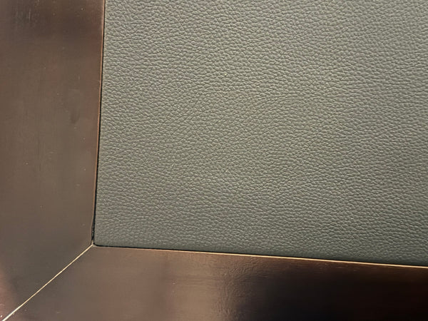 Vintage schrijftafel, klassiek Engels bureau, mahoniehout, zwart leer, 712
