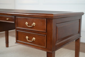 York Grande 160x80 Cedar - klassischer englischer Schreibtisch - Mahagoni - grünes Leder