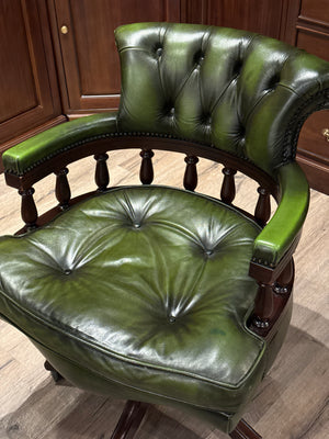 Vintage stoel, mahoniehout , groen leer, 101