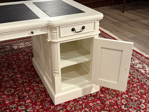 Vintage bureau, klassiek Engels bureau, wit, mahoniehout , zwart leer, 579