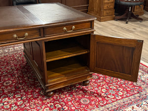 Vintage bureau, klassiek Engels bureau, mahoniehout, bruin leer, 587