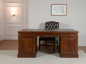 Pillar 180x90 Walnoot, klassiek Engels bureau, massief mahoniehout