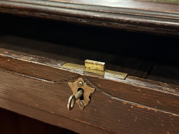 Vintage bureau, antiek Engels bureau, eikenhout, groen leer, 663