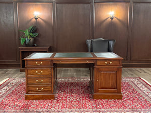 Vintage bureau, klassiek Engels bureau, mahoniehout, groen leer, 635