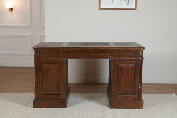 Pillar 140x70 Walnoot, klassiek Engels bureau, massief mahoniehout