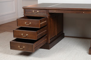 Regent 180x90 Walnoot, klassiek Engels bureau, massief mahoniehout