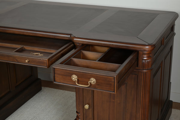 Pillar 160x80 Walnoot, klassiek Engels bureau, massief mahoniehout