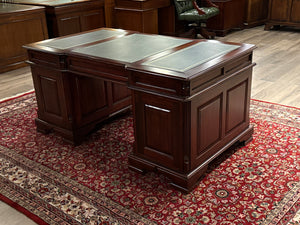 Bureau vintage, bureau anglais classique, acajou, cuir vert, 684